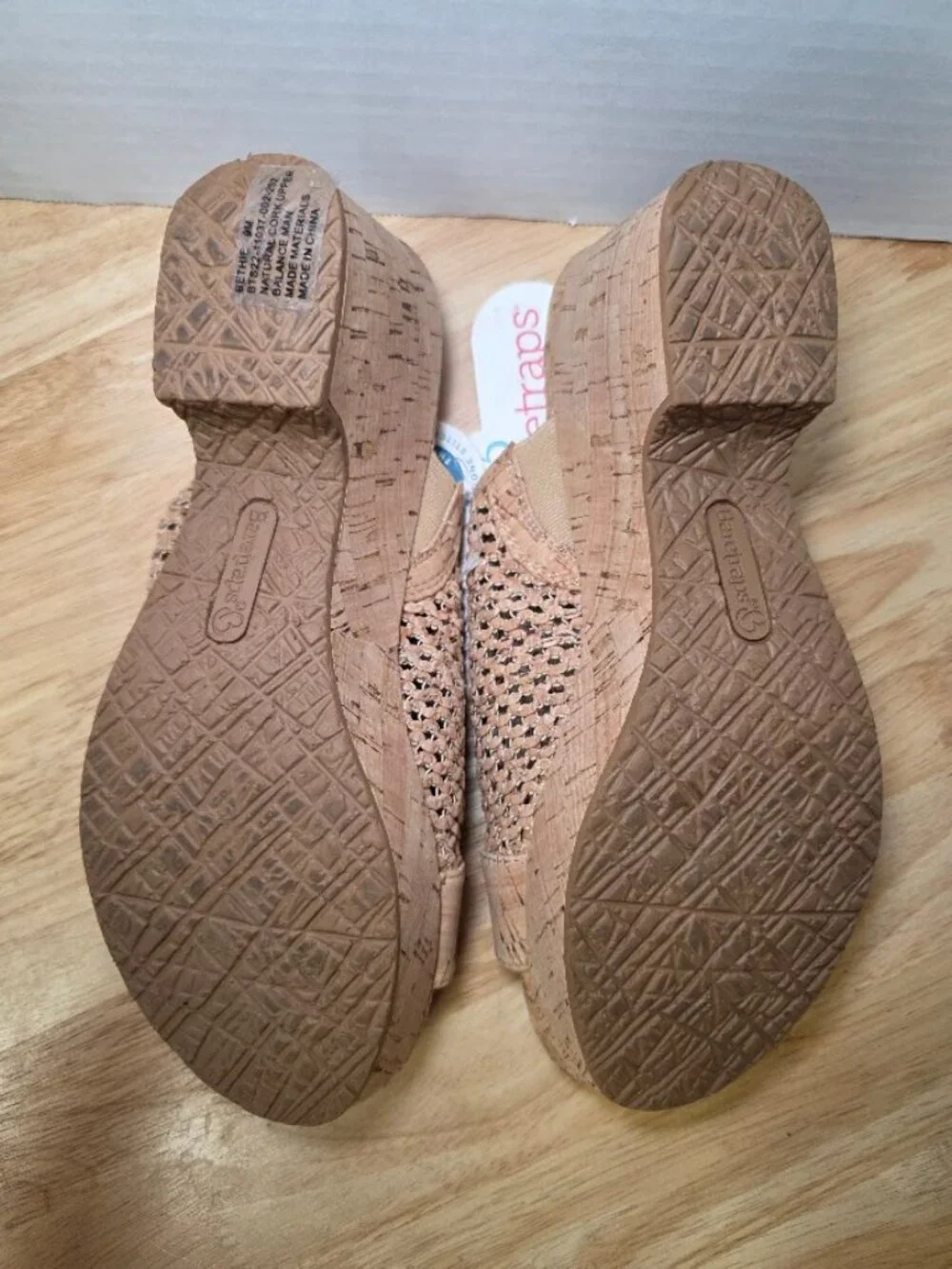 NWT Baretraps Bethie Wedge Sandal 9